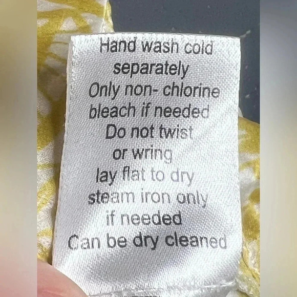 CAbi 100% Silk Blouse Top Shirt Yellow Floral Tie Neck Moonbeam Pattern - Picture 7 of 7